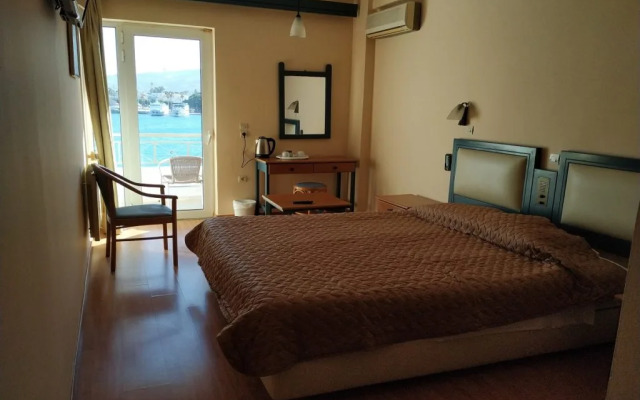 Astron Hotel