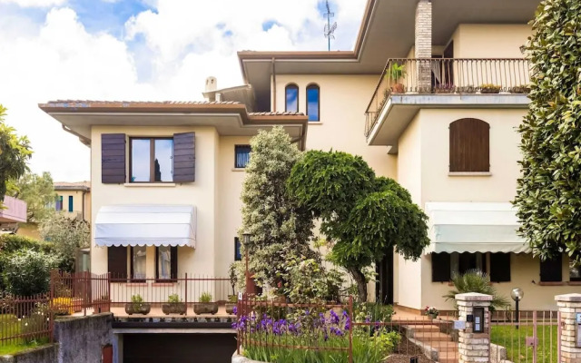 Cloistered Apartment in Sirmione near Lake