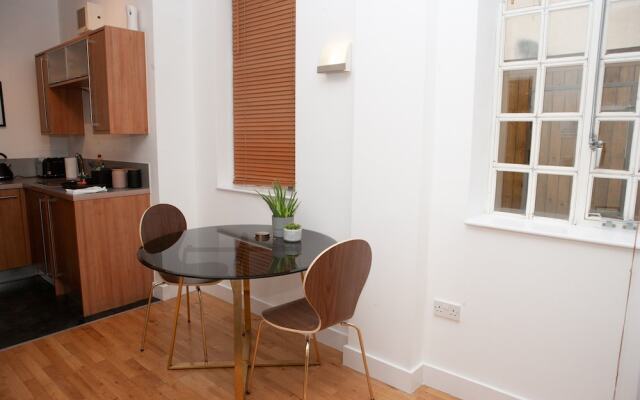 River-side 1 Bedroom Apartment in Bristol