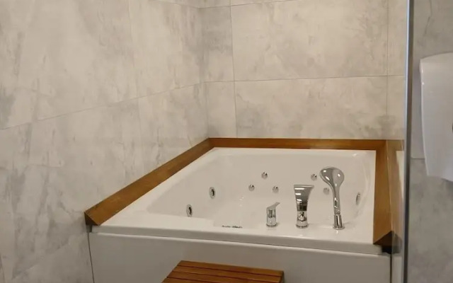 Alion Hotel