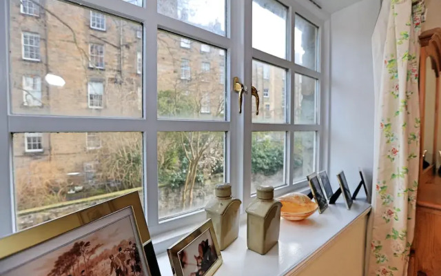 Wonderful Central Edinburgh Apartment