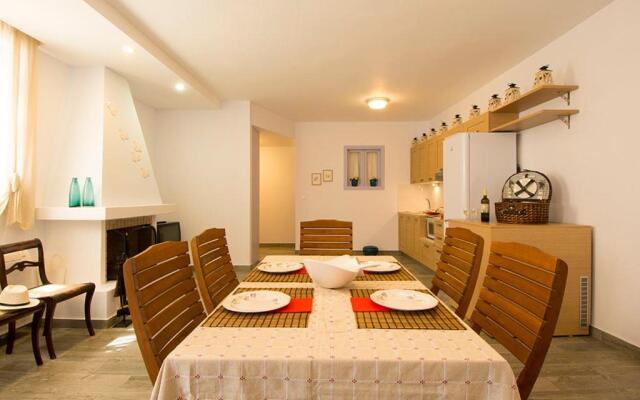 VILLA AELIA in Spetses - charm & convenience, 2min beach