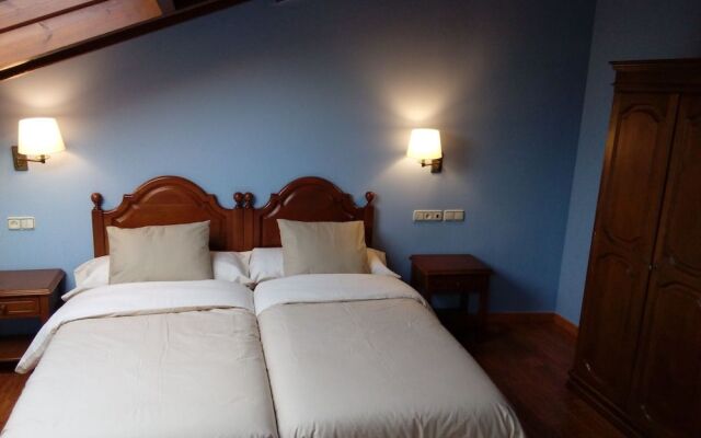 Hotel Piloñés