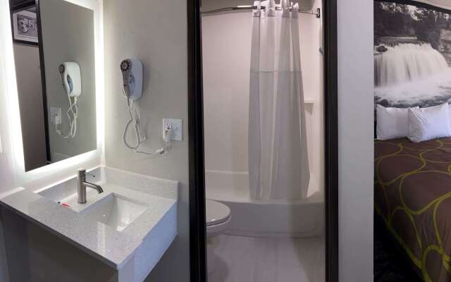 Super 8 by Wyndham York NE