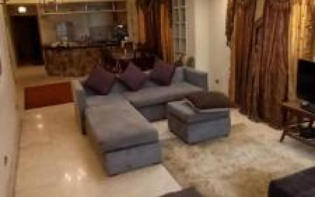 300 sqm2 flat in Cairo