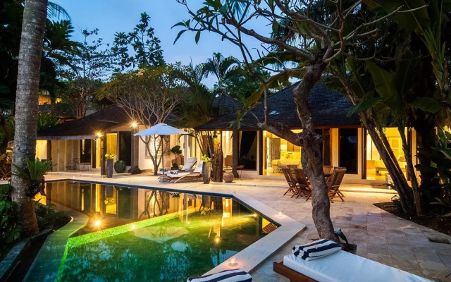 Rice Field Terrace Tirta Villa Canggu