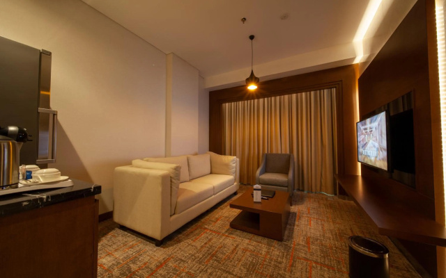 Avenzel Hotel & Convention Cibubur