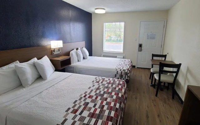 Red Roof Inn Byron