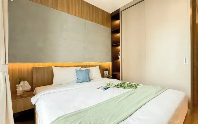 Spacious And Stylish 3Br At Sky House Bsd Apartment