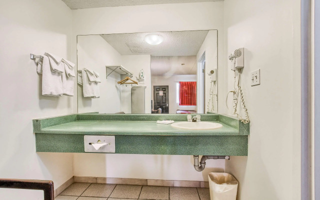 Motel 6 Windsor, ON