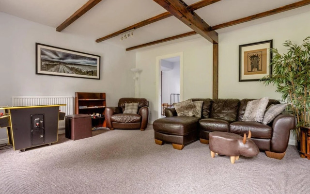 Oldmill-2bed-sleeps6-hottub-privategarden