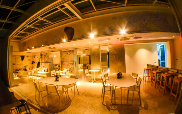 Comet Hotel Suratthani