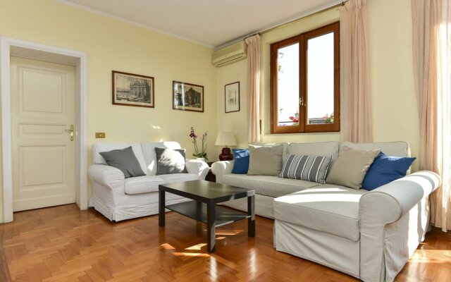 Rome at Your Feet Apartment with Terrace