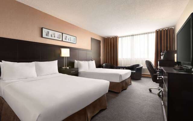 Travelodge by Wyndham Hotel & Convention Centre Quebec City