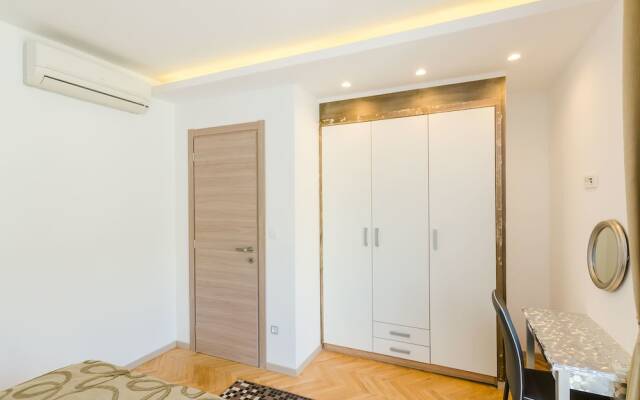 Villa Dolores Apartments