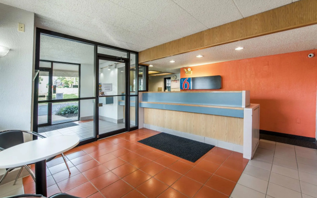 Motel 6 Columbus - Worthington