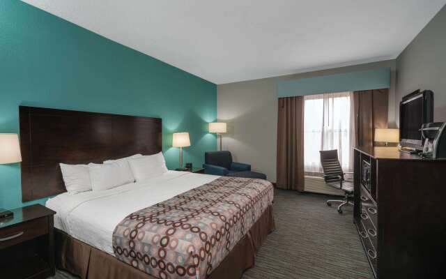 La Quinta Inn & Suites by Wyndham Knoxville East