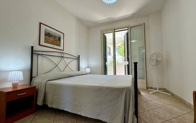 App Lungolago 3 Places Near the Beach