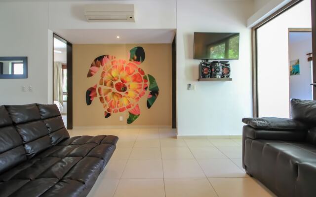 Condo with Pools Gym Yoga  by Olahola