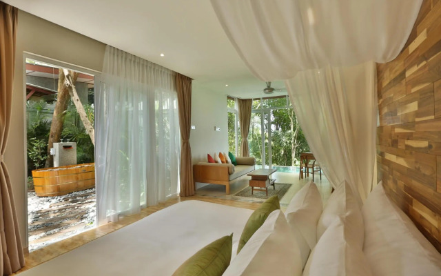 Ambong Pool Villas - Private Pool