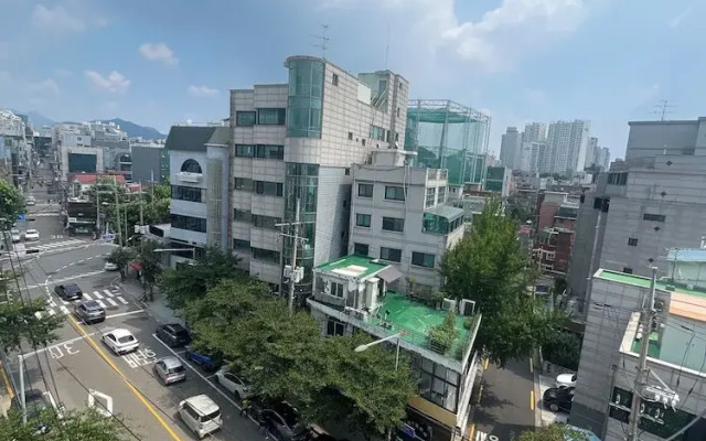 K wave guesthouse only Female