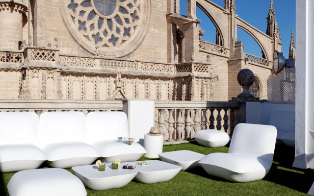 Puerta Catedral Art Gallery