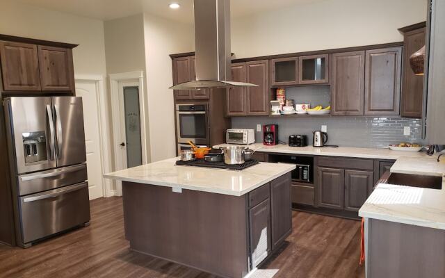 The Grand Guesthouse Inn