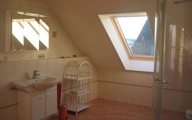 Quaint Holiday Home in Kropelin with Balcony