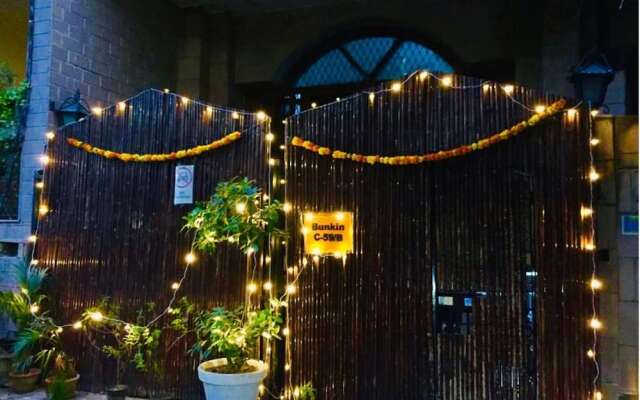 Bunkin Hostel