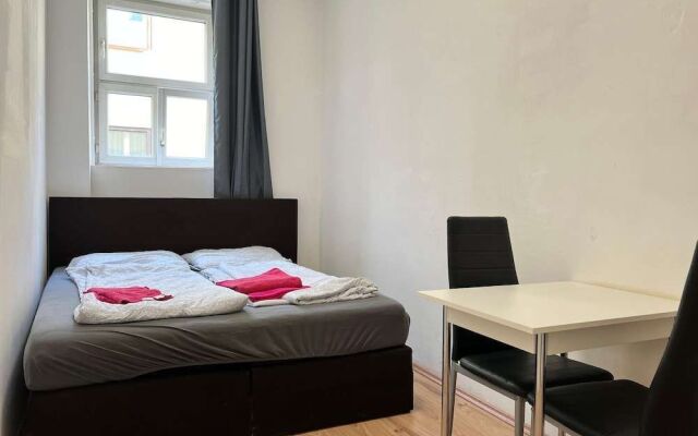 Welcoming 4BR shared Apt.-best location