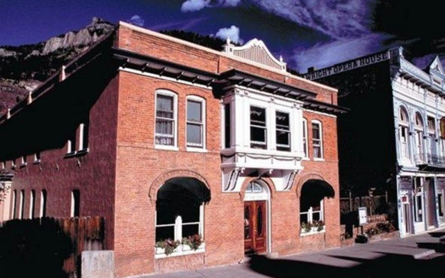 St. Elmo Hotel