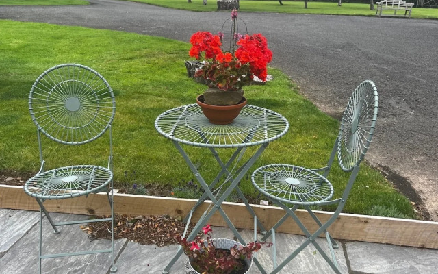 Cozy Studio Attic Retreat in Bettws Newydd