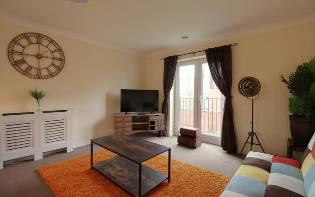 Sunnydale Serviced Apartments - Central location, with allocated parking