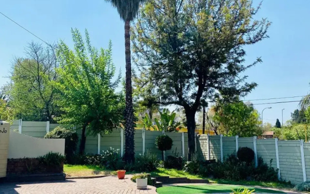 The Valley, tranquil 3 bedroom home with pool