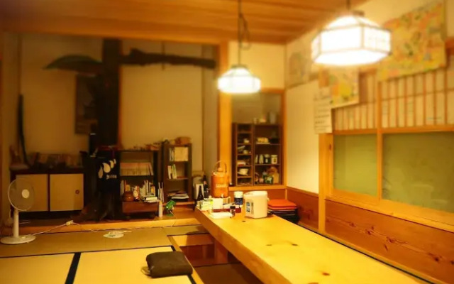 Ekimae House Samaru Hostel