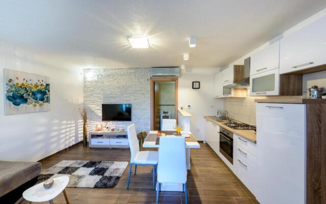 Apartment Mistral