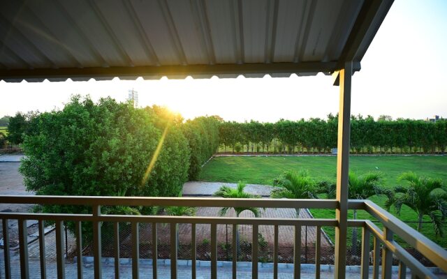 Hotel Parth Residency