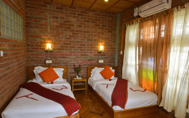 Teak Wood Hotel