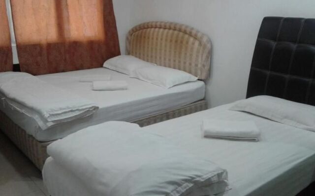 Oyo 988 Malawati Ria Hotel