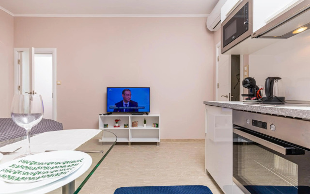 Stella 1&2 - Pink and Grey Studios near the Singing Fountains