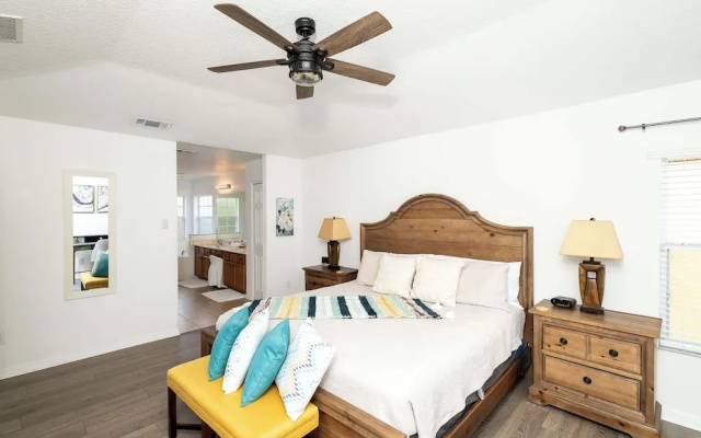 Sunrise Oasis Resort Home for 10!