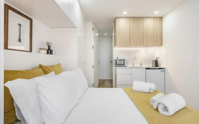 Santa Barbara Flat by Minhos Guest