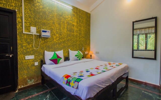 Oyo 13064 Home Luxury with Pool Studio Siolim