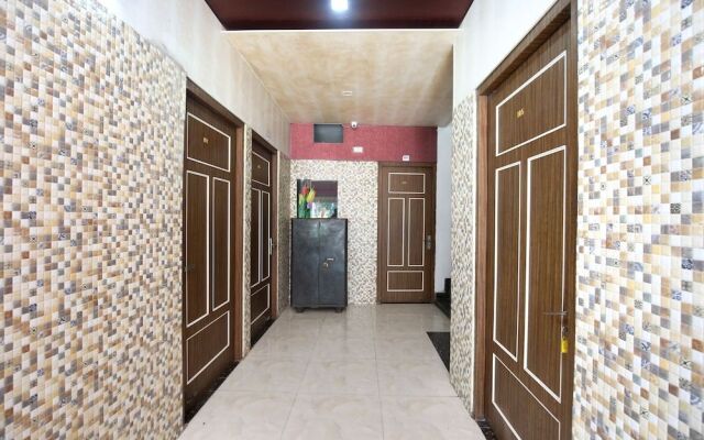 Oyo 19739 Royal Hotel And Restaurant