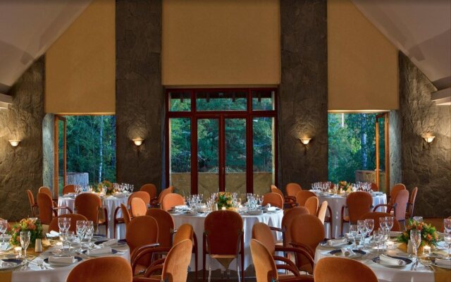 Park Lake Luxury Hotel