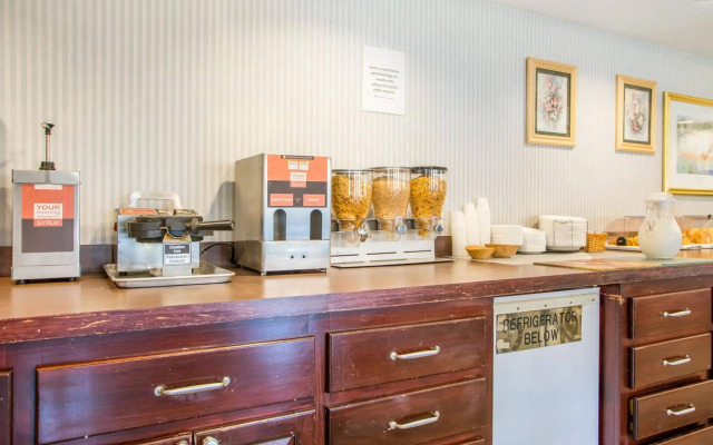 HomeTowne Studios By Red Roof Egg Harbor–Atlantic City Airport