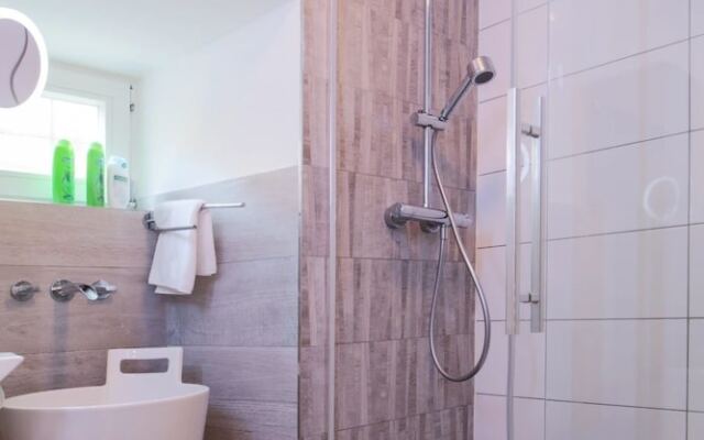 Wenceslas Apartment for 10 with AC
