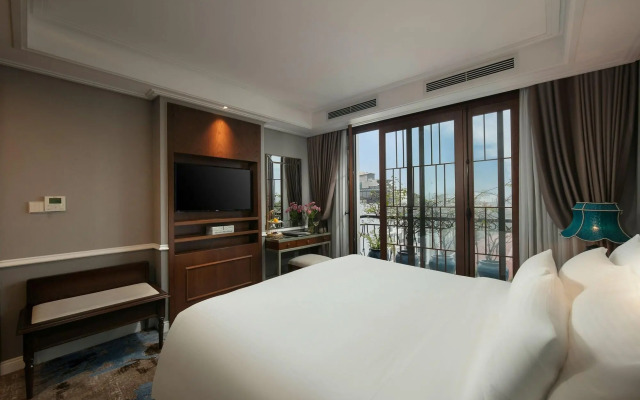 The Oriental Jade Hotel