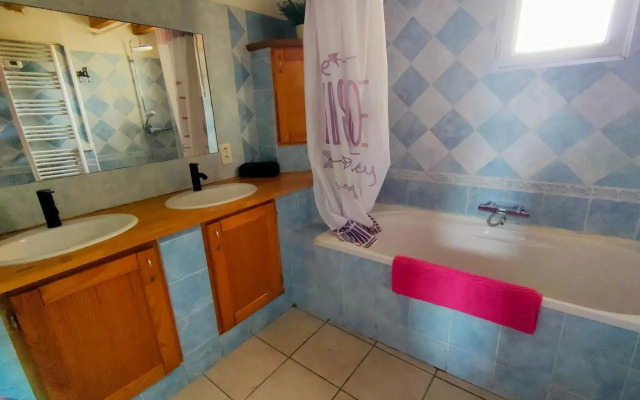 Duplex maison de village, plages, LESCLESDENICOLE