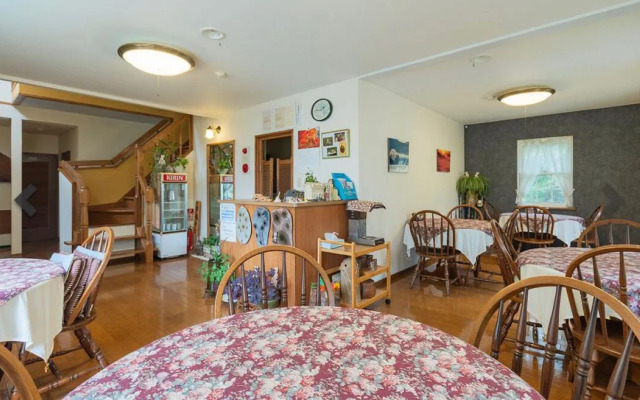 Chalet Banff - 6 bedroom 6 bathroom Ski Lodge